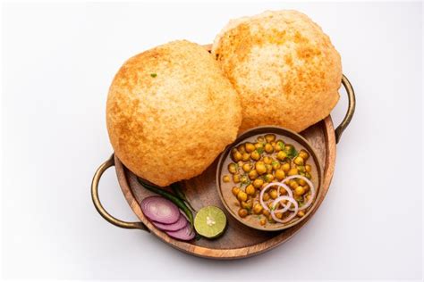  Chhole Bhature: ¡Un delicioso festín callejero de especias y texturas!