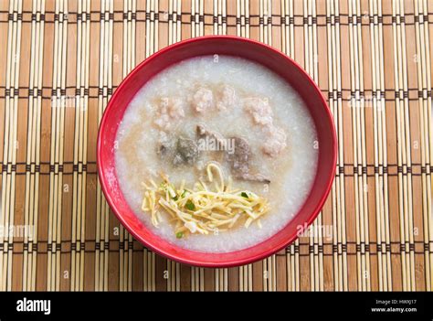  ¿Sabrosas Gachas de Arroz con un Toque Picante y Aromático? ¡Descubre el Encanto Culinario de la Congee de Jingdezhen!