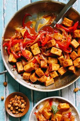  ¿Sabías que el Tofu a la plancha con salsa de chile dulce te transporta a un festín picante y satisfactorio en Jincheng?